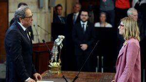 Kataloniens nya regionpresident Quim Torra(till vänster) svor in sin regering i Barcelona Kataloniens nya regionpresident Quim Torra(till vänster) svor in sin regering i Barcelona