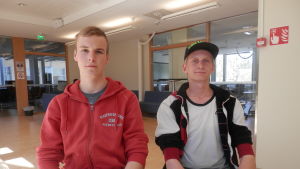 Sebastian Östman och Mathias Åstrand. Sebastian Östman och Mathias Åstrand är finskspråkiga men studerar vid Optima