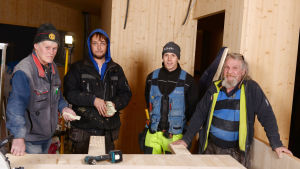 Uljas timpurijoukkiomme. Sadan vuoden talon timpurit