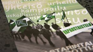 Erik tycker att klimatet för personer med utländsk etnicitet har blivit mer hotfullt de senaste tre åren. Finska motståndsrörelsens pamflett.