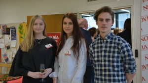 Sanna Makkee, Gabriella Andersson och Adrian Rantala. Sanna Makkee, Gabriella Andersson och Adrian Rantala.