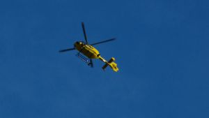 Joggaren skadades allvarligt och fördes med helikopter till sjukhus i Helsingfors. Pete över Vasa.