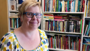 Mia Österlund Litteraturvetaren Mia Österlund för serien "Inget att skratta åt"
