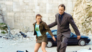 Marianne O. Ulrichsen och Stellan Skarsgård i filmen Insomnia.