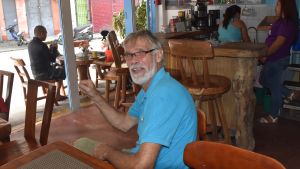 Willi Baumeister hoppades att Duterte skulle få ordning på Filippinerna. Nu är Baumeister i stället chockad av det som pågår i landet. Willi Baumeister hoppades att Duterte skulle få ordning på Filippinerna. Nu är Baumeister i stället chockad av det som pågår i landet.