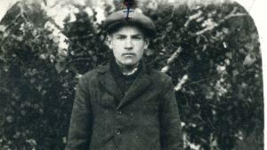 Kalle Hellgren bevittnade hur över hundra kamrater sköts ihjäl. Röda fången Kari Hellgren 1918