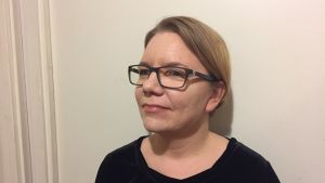 Blir tröskeln att ta emot jobb lägre om man får basinkomst eller medborgarlön? Det vill FPA ta reda på, summerar Marjukka Turunen. Marjukka Turunen är chef för juridiska avdelningen vid Folkpensionsanstalten.