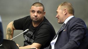 Hassan Zubier har valt att följa med rättegången på plats. Hassan Zubier i rätten i Åbo.