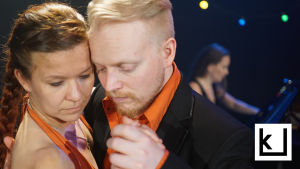 Marjo Kiukaanniemi ja Timo Hakkarainen tangon pyörteissä dokumentissa Tango - Rakkaus ja kriisi. Marjo Kiukaanniemi jA TImo Hakkarainen tangon pyörteissä.