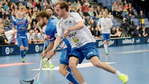 Kevin Söderling, här i kamp med Classics Nico Salo i vårens finalserie, klar för Sirius. Nico Salo och Kevin Söderling, Classic-EräViikingit, våren 2017.