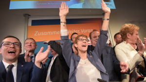 Annegret Kramp-Karrenbauer firar valvinst. Arkivbild. Annegret Kramp-Karrenbauer