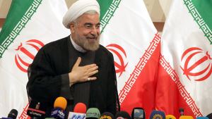 President Hassan Rouhani lovade bättre tider då han valdes. Trots ett ekonomiskt uppsving har få iranier känt av att det går bättre för landet i sin egen vardag. Framföallt de unga har inte fått ta del av tillväxten. Hassan Rouhani