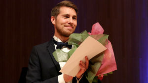 Baritoni Aarne Pelkonen.