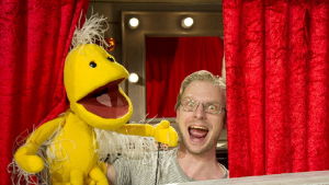 Skådespelaren Oskar Pöysti gör även barnkultur för Svenska Yle. Inspelning av Hittehatt, november 2014