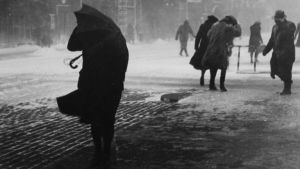 Lumimyräkkä vuosimallia 1949 Lumimyräkkä Helsingissä 1940-luvulla