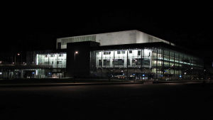 Helsingin Musiikkitalo illalla