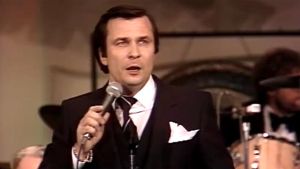 Reijo Taipale esittää Satumaa-kappaleen Kullervo Linnan juhlakonsertissa 1981