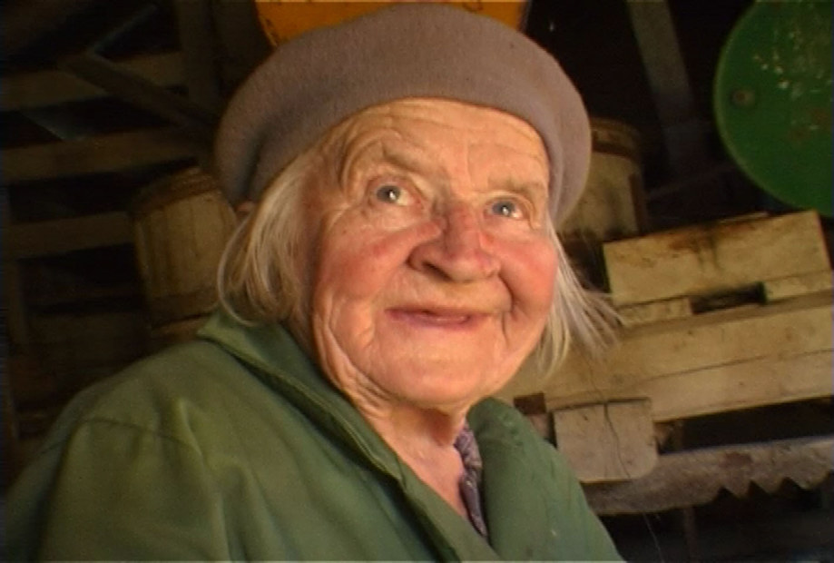 Teini-ikäinen ja vanha nainen porno