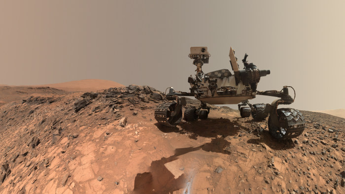 Marsmönkijä Curiosity Marsin pinnalla