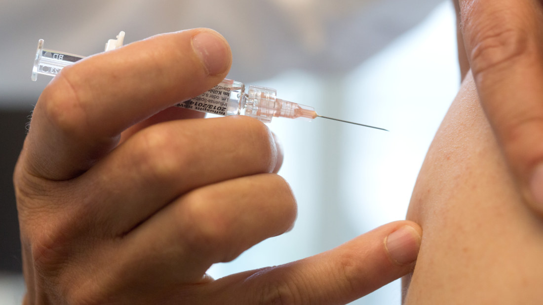 Vaccinering Bild Epa Kay Nietfeld Vaccineringvaccin Sprutorinjektionerhalsovardvaccination Vaccinering Bild Epa Kay Nietfeld Vaccineringvaccin Sprutorinjektionerhalsovardvaccination