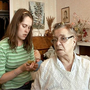 Marjalla on dementoiva sairaus eikä hän pärjää enää yksin kotona.
