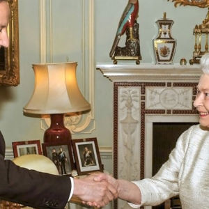 Kuningatar Elisabetin aikana Iso-Britanniassa on ollut 12 pääministeriä Winston Churchillistä David Cameroniin. 