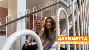 Urheilulukiolaiset alppihiihtäjät Reetta Pitkänen ja Tiia Nurminen.