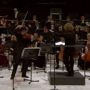 Augustin Hadelich Radion sinfoniaorkesterin solistina, johtajana Santtu-Matias Rouvali