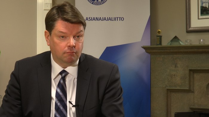 Asianajajaliiton puheenjohtaja Risto Sipilä.
