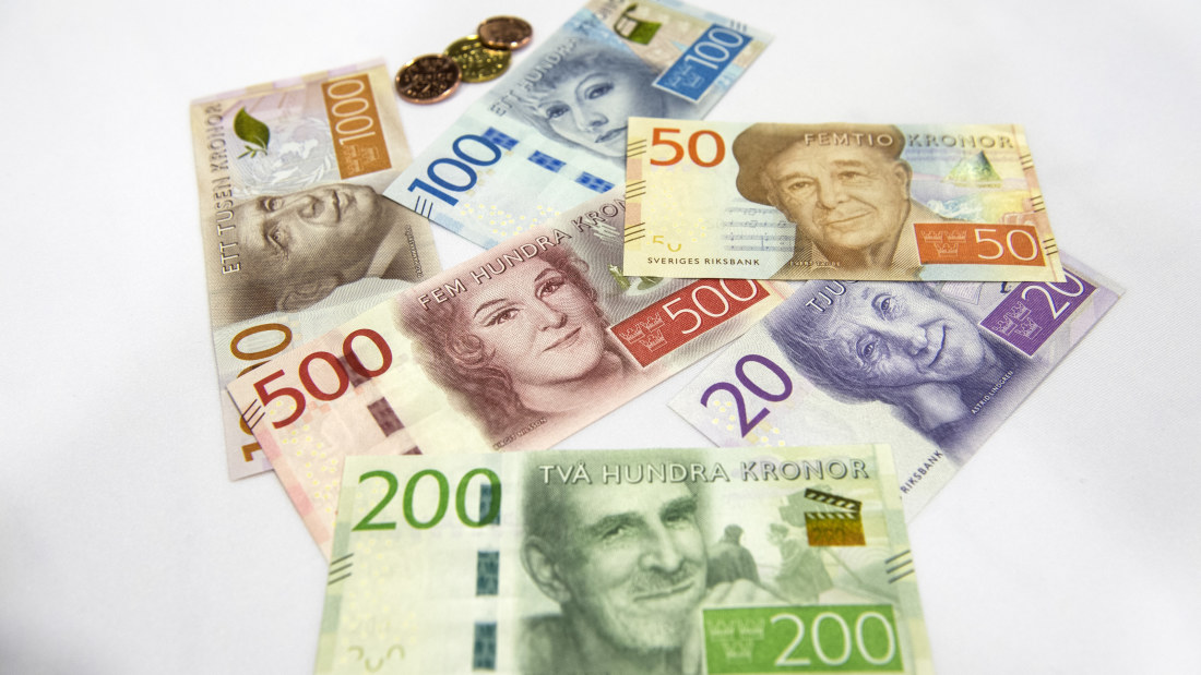 Junge Fitness Schlampe lässt sich für Geld ficken Junge Fitness Schlampe lässt sich für Geld ficken