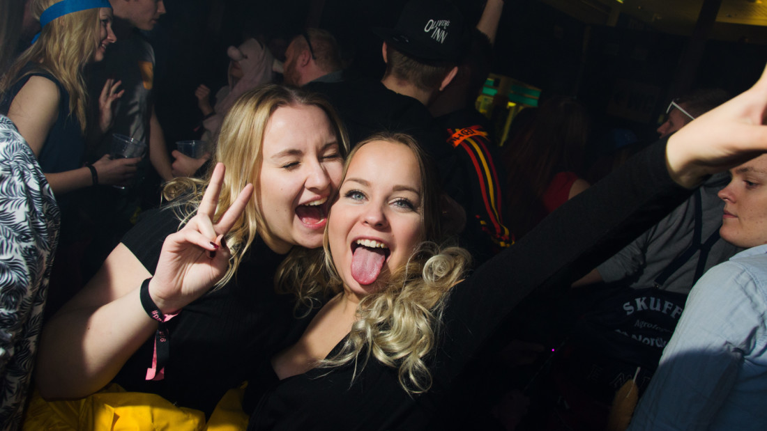 ruka v kunde cesky sex ruka v kunde cesky sex