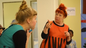 Barnorkestern Mehua ja pullaa uppträdde på Lekglädjekvällen.