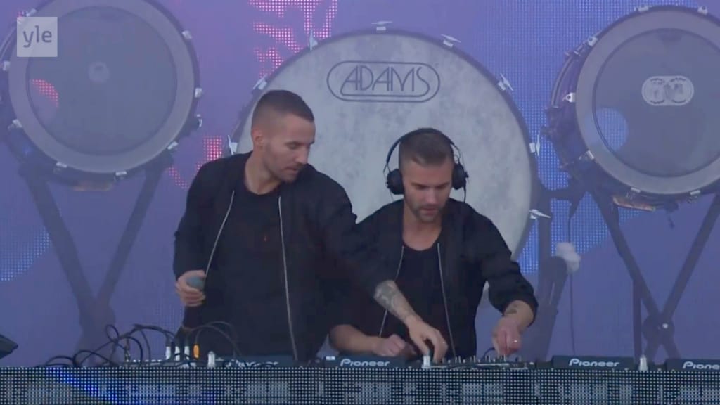 Supersuosittu Dj Duo Galantis Loi Tainomaisen Tunnelman Rantalavalle Ruisrock Tv Areena Yle Fi