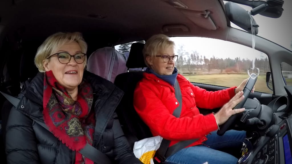 Duo Mekaksi Tekee 200 Keikkaa Vuodessa Nyt Naiskaksikko Levittaa Joulun Sanomaa Uutisvideot Tv Areena Yle Fi