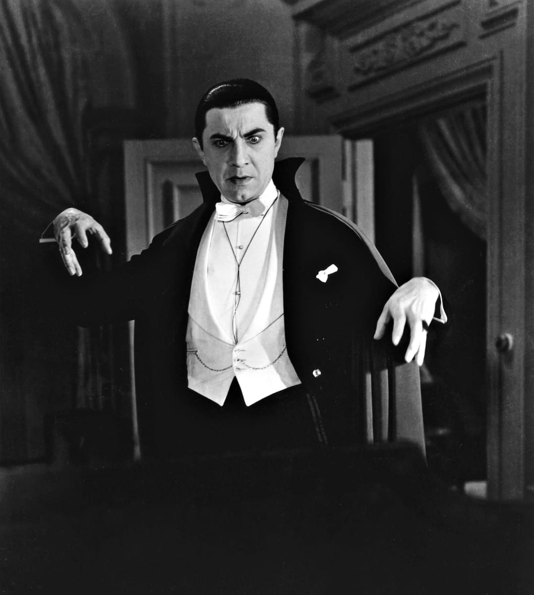 Bela Lugosi Draculan roolissa ohjaaja Tod Browningin elokuvassa Dracula – vanha vampyyri (1931).