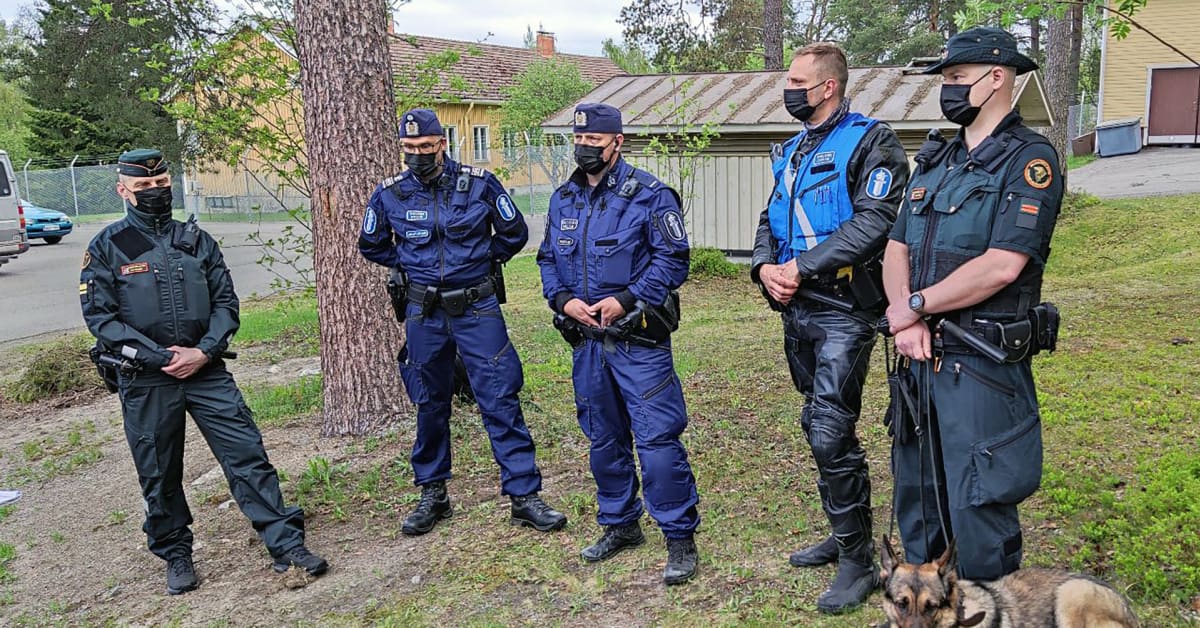 Poliisiautossa istuu entistä useammin myös rajavartija lisääntyneellä