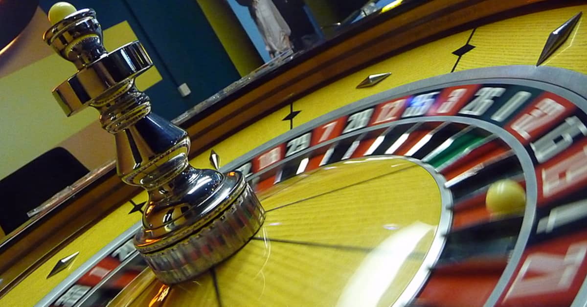 RAY Cuts Roulette Table Numbers | Yle