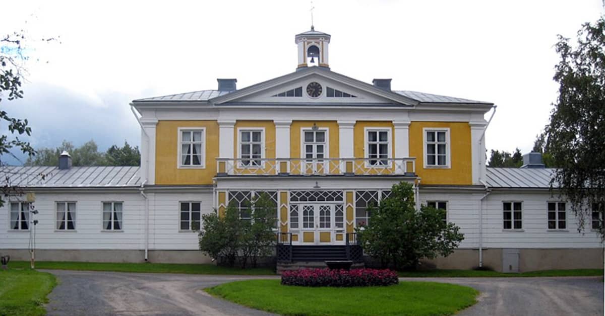 Östermyran kartanon vaiheista kirjaset | Yle Uutiset