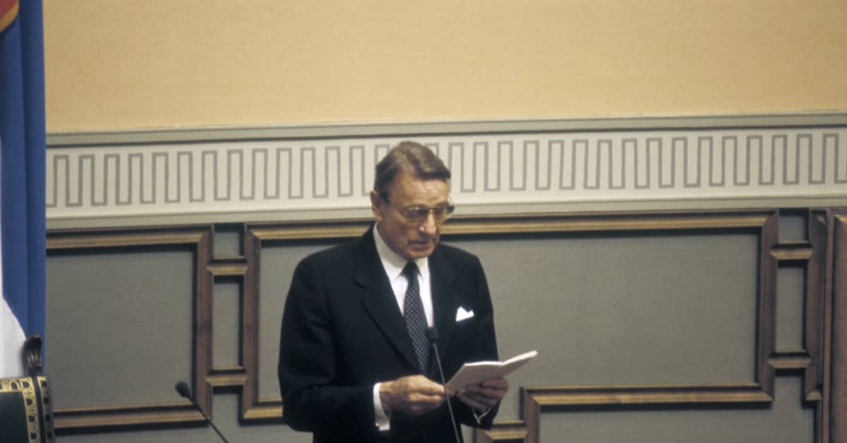 Koivisto näytti suuntaa palkkioiden alennuksille Yle