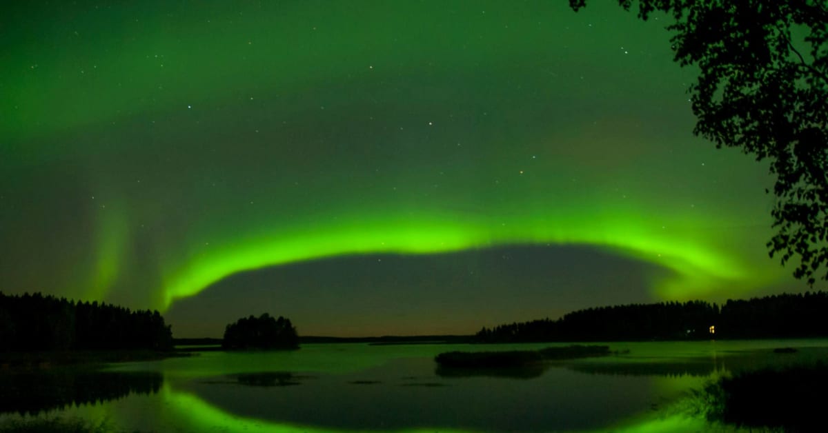Revontulet välkehtivät yötaivaalla eri puolilla Suomea | Yle Uutiset