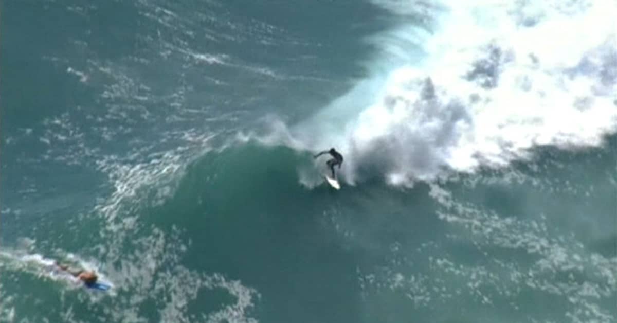 Kaliforniassa surffaajat nauttivat hurjista aalloista – video