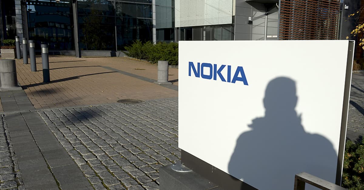 Nokia Q3 operating loss over a billion euro writedown for map