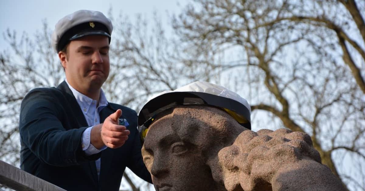 Vappu On Virallisesti Avattu Katso Tunnelmakuvia Yle Uutiset