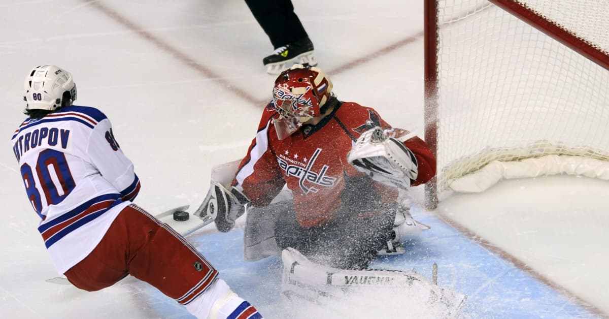 Päätä ei ainakaan huimaa - KHL:n ikämies hakee rohkeasti pelipaikkaa ...