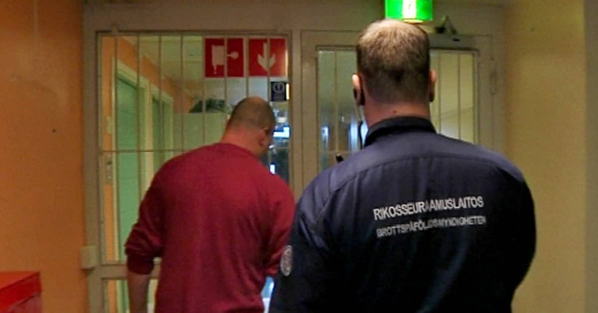 Vankilan portti avautui toimittajalle – jouluna karskimmallakin on kyynel  silmässä | Yle Uutiset