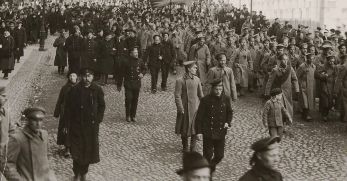 Под флагом Родины - В.Д. Сайфуллин Настоящий адреналин, филигранное управление и рев моторов. Звезды