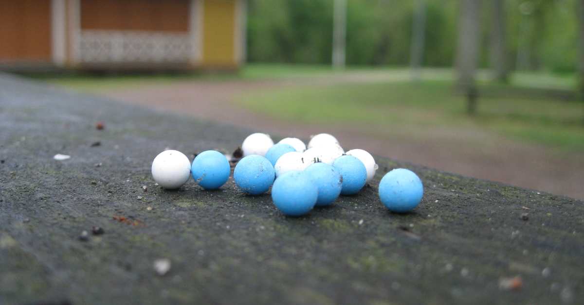 Minderårig sköt med plastkulor genom bilfönster i Ekenäs centrum ...