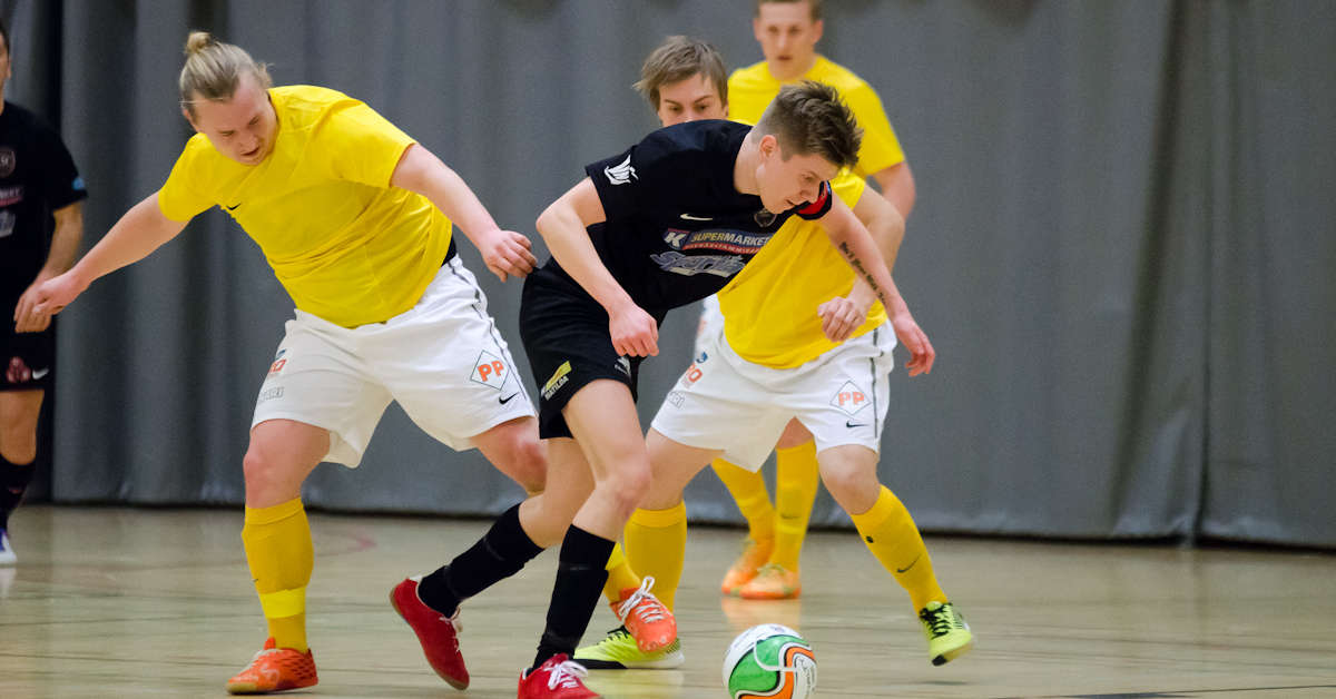 ESC grep halmstrået och slog FC Rauma | Västnyland | Svenska Yle