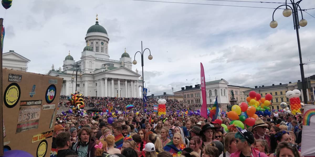 Prideparad i Helsingfors