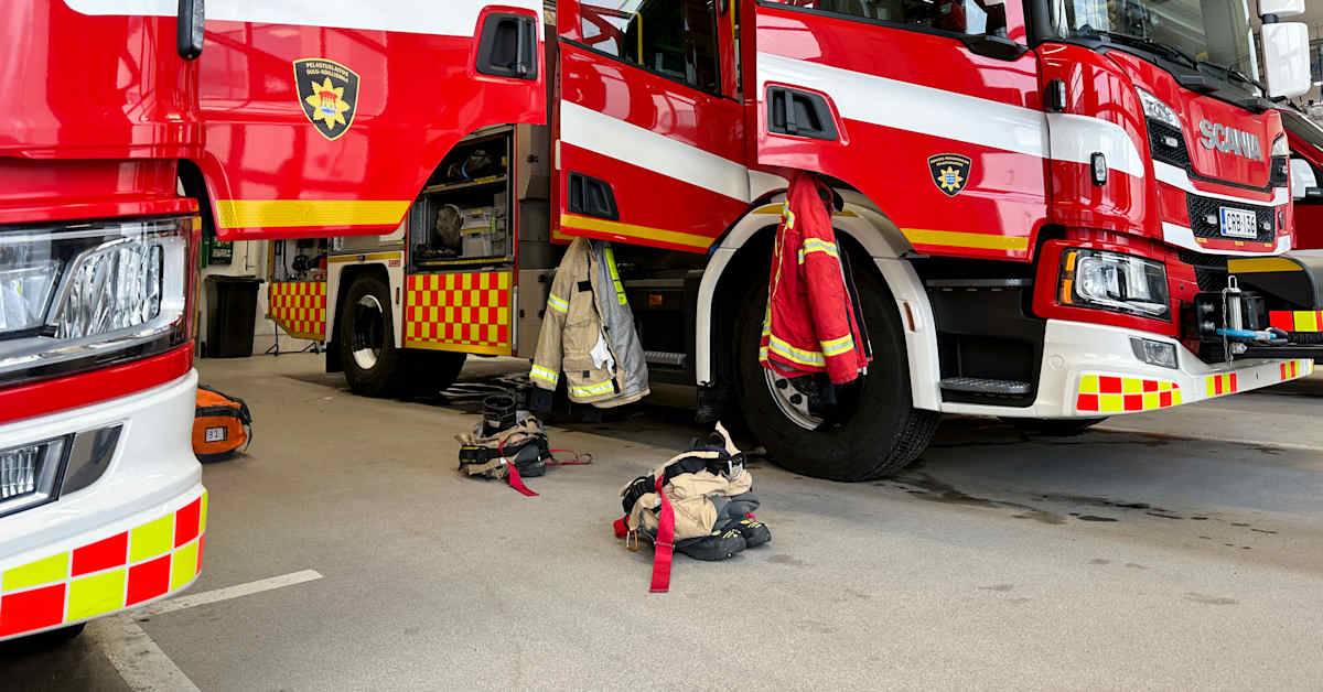 Nukkumaan mennyt perhe heräsi tulipalon ääniin – omakotitalo tuhoutui Oulun Ylikiimingissä